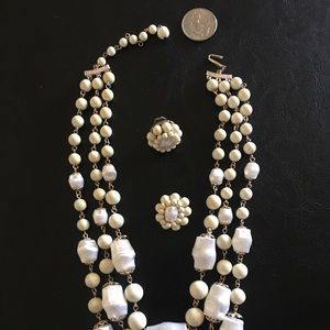 1950s Beaded necklace & earrings